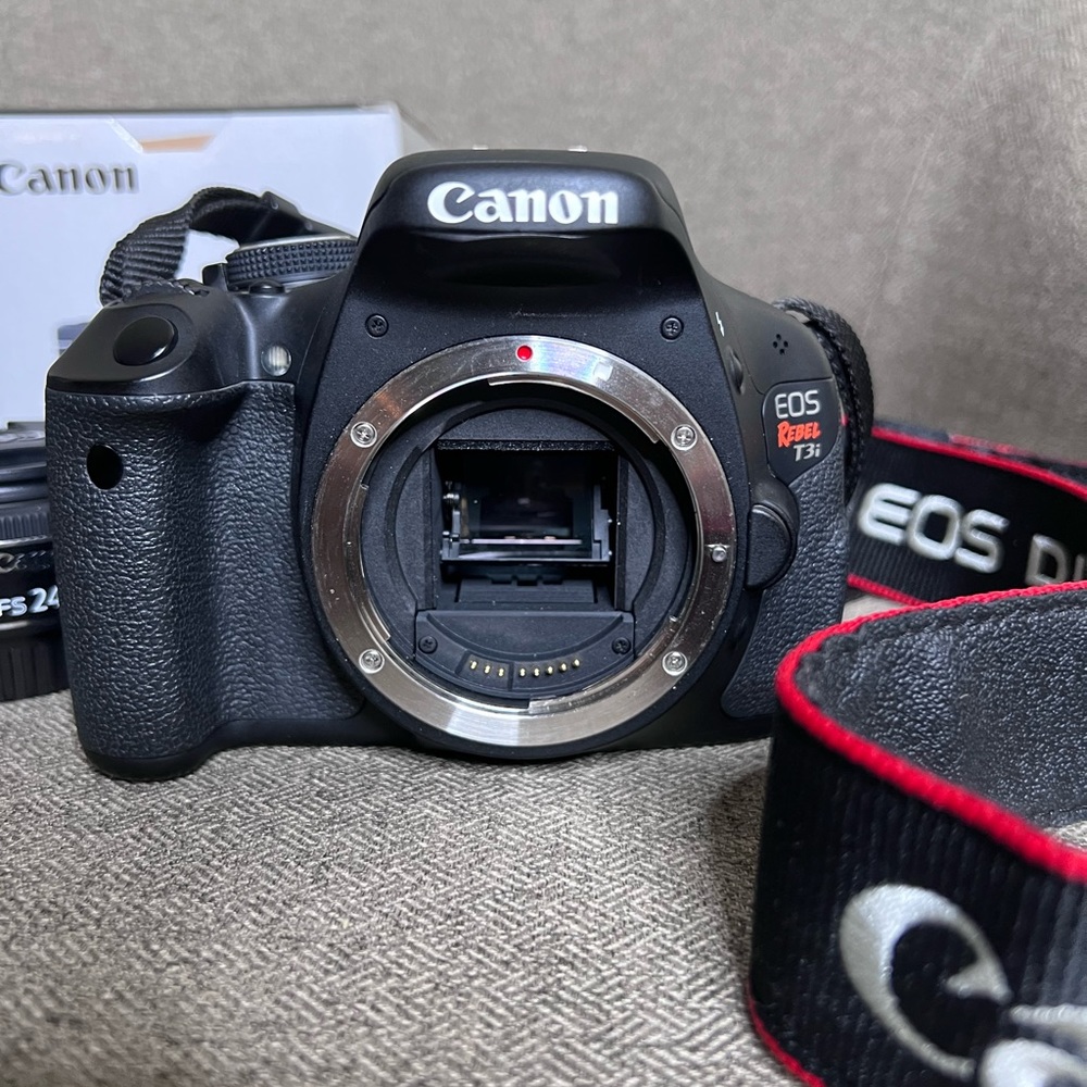 Canon EOS Rebel T3i DSLR Camera Bundle w/ 2 lenses